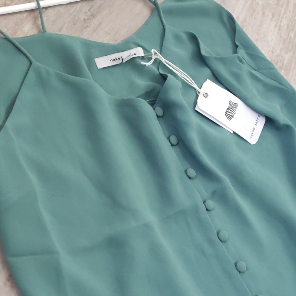 🆕🌿GREEN BUTTON CAMI🌿 - Picture 6 of 6